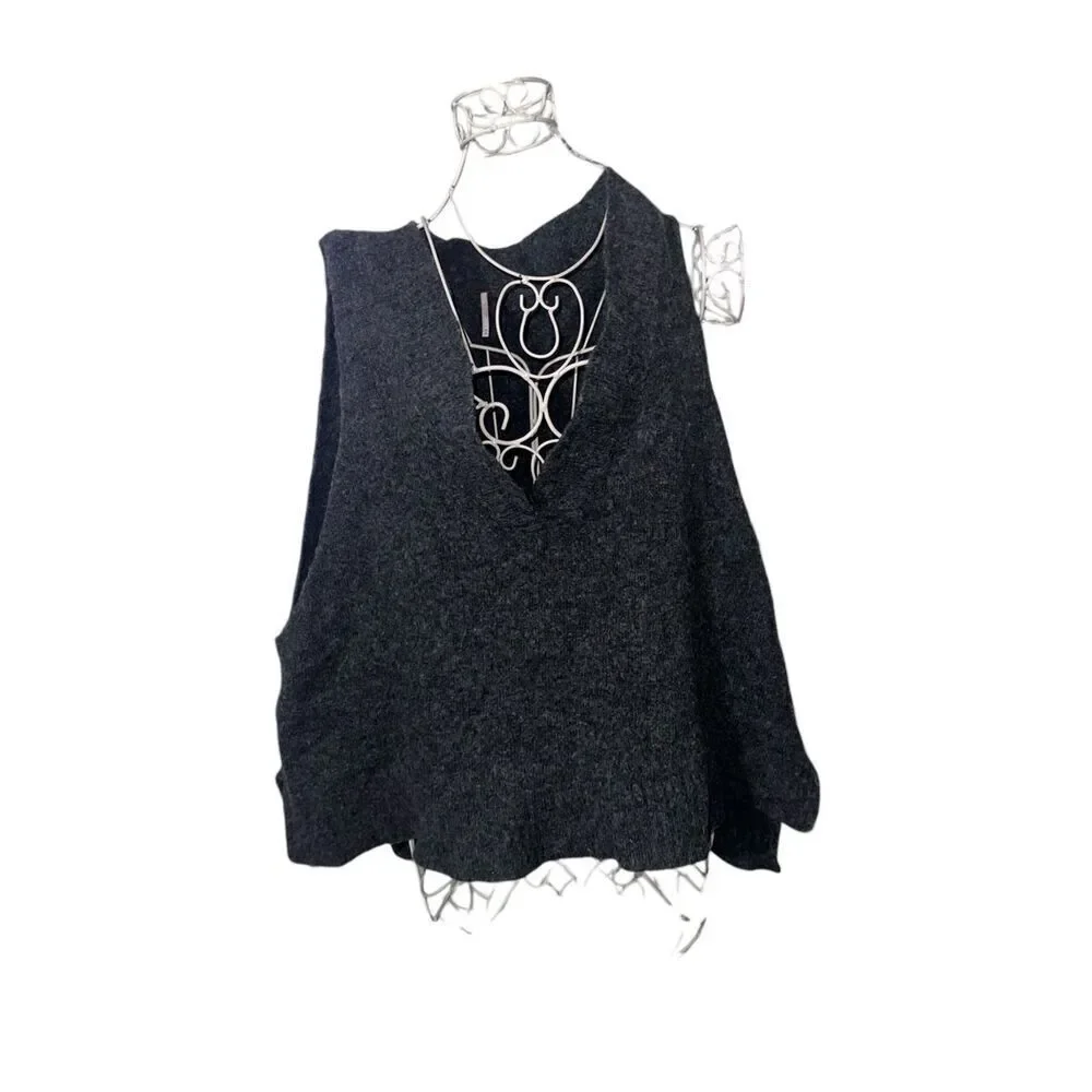 RARE Beautiful women Free People Grey Blend V-Neck Oversized Pullover Sweater Ve